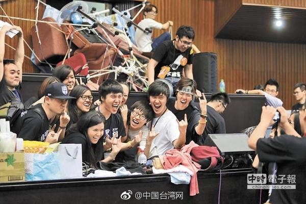 Flats 彩燈燈組室內(nèi)戶外安裝全流程教程